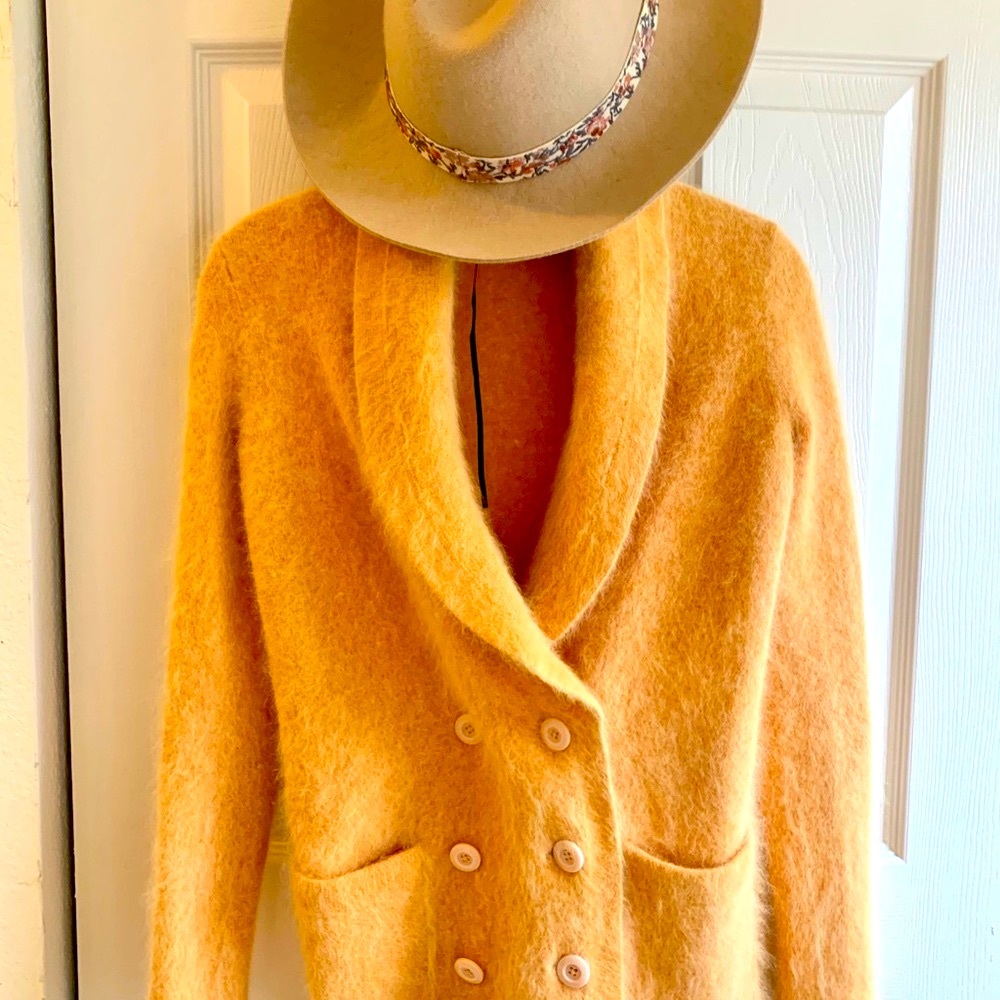 Angora Cozy, Chic gorgeous sweater small
